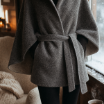 Cape chaude pour femme en laine bouillie, capuche doublée
