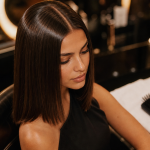 Coupe carré long lisse brillante effet miroir