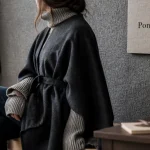 Manteau poncho femme en laine cachemire anthracite, studio