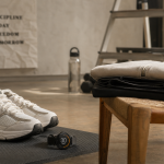 30 min de sport par jour : baskets et montre 30 MIN sur tapis de sport