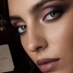 Yeux marron vert quel maquillage : reflets verts prune sur iris marron vert