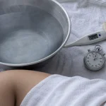 Bain froid bienfaits : eau froide 10–15°C, récupération, stress apaisé